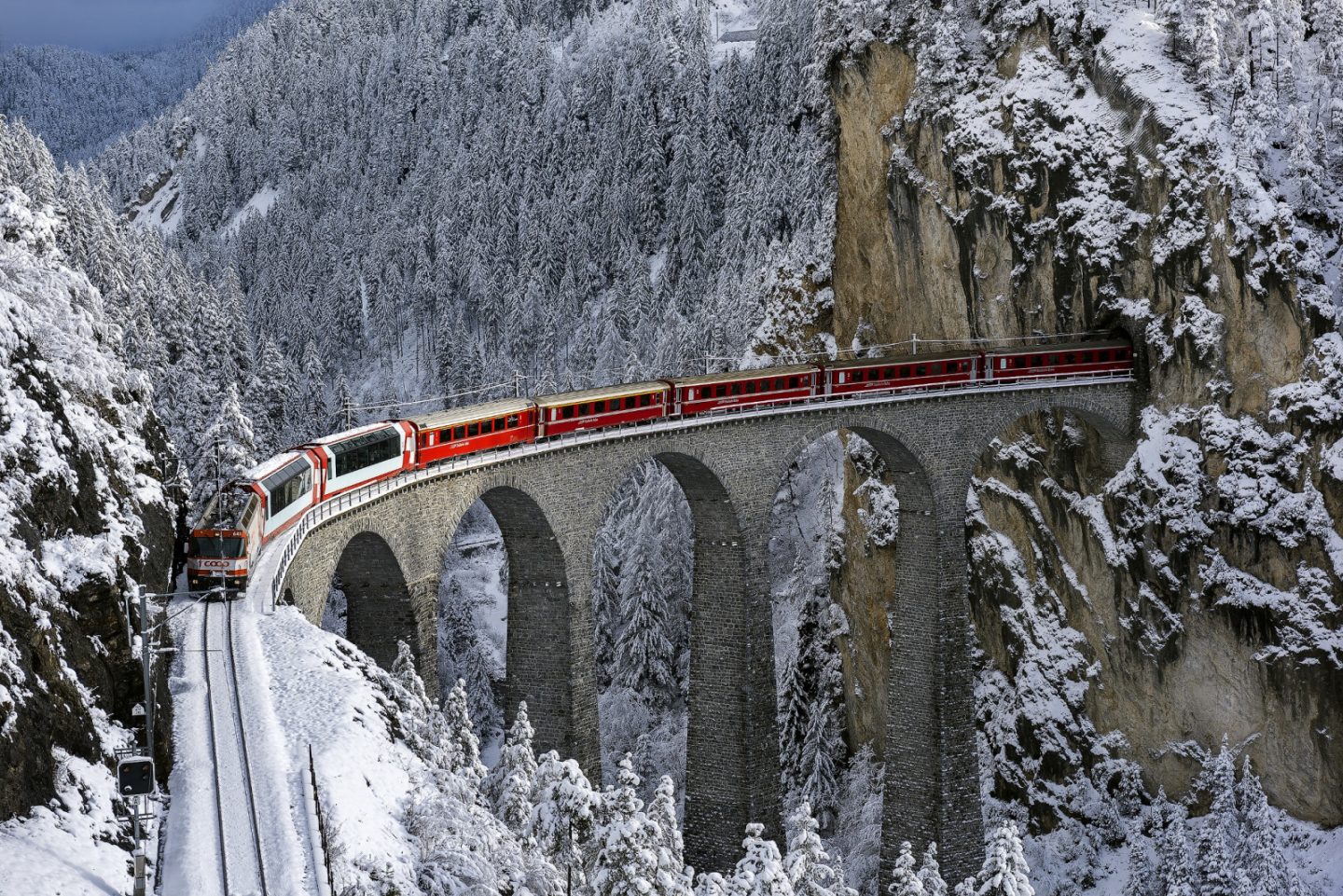 No momento, você está visualizando Bernina Express: um passeio de trem pelos Alpes